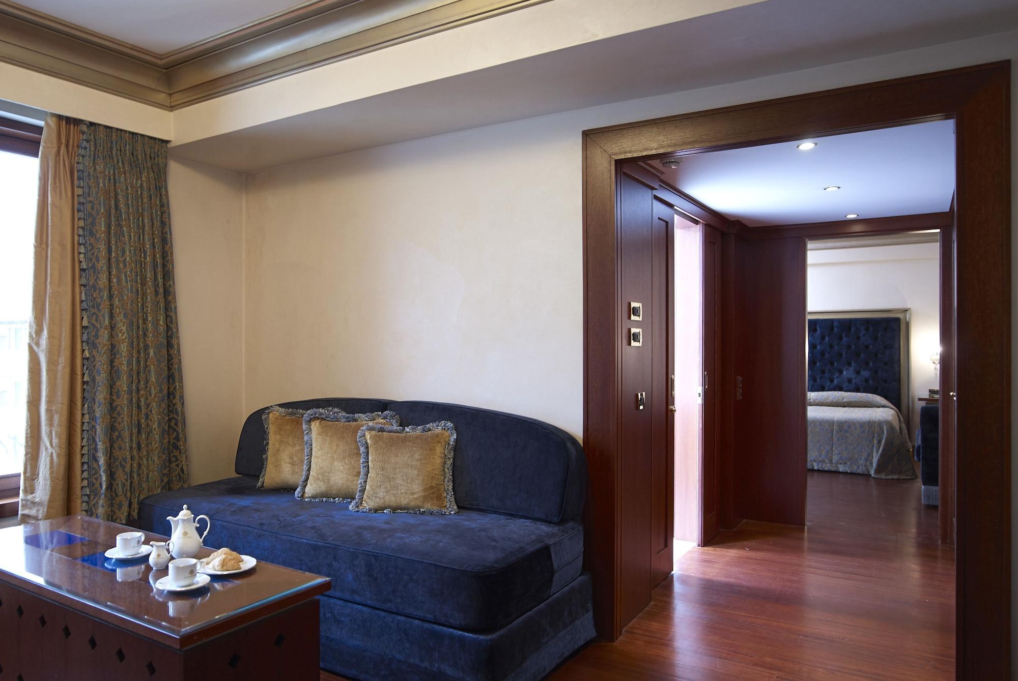 그랜드 세라이 콩그레스 앤 스파 호텔 이오아니아 외부 사진 Suite