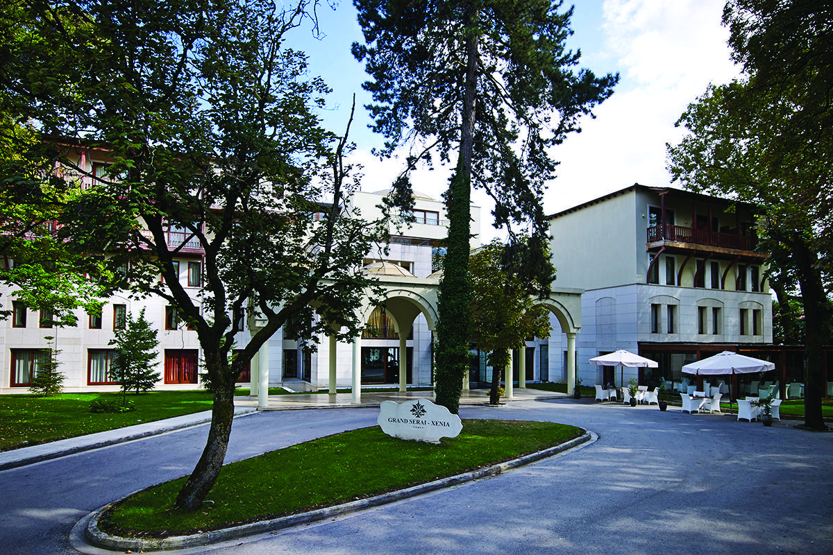 그랜드 세라이 콩그레스 앤 스파 호텔 이오아니아 외부 사진 The main entrance of the hotel