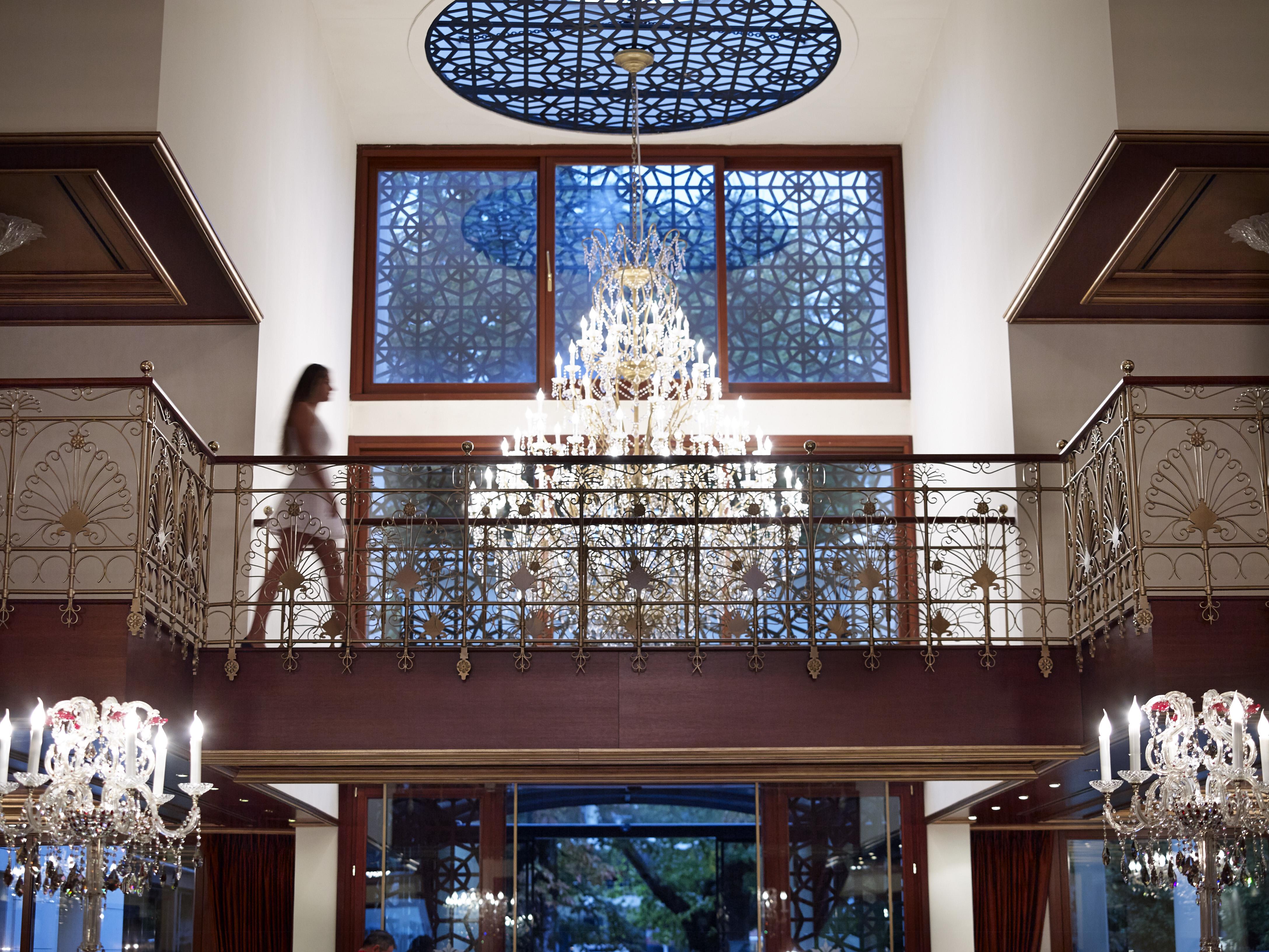 그랜드 세라이 콩그레스 앤 스파 호텔 이오아니아 외부 사진 The lobby of the Taj Bengal