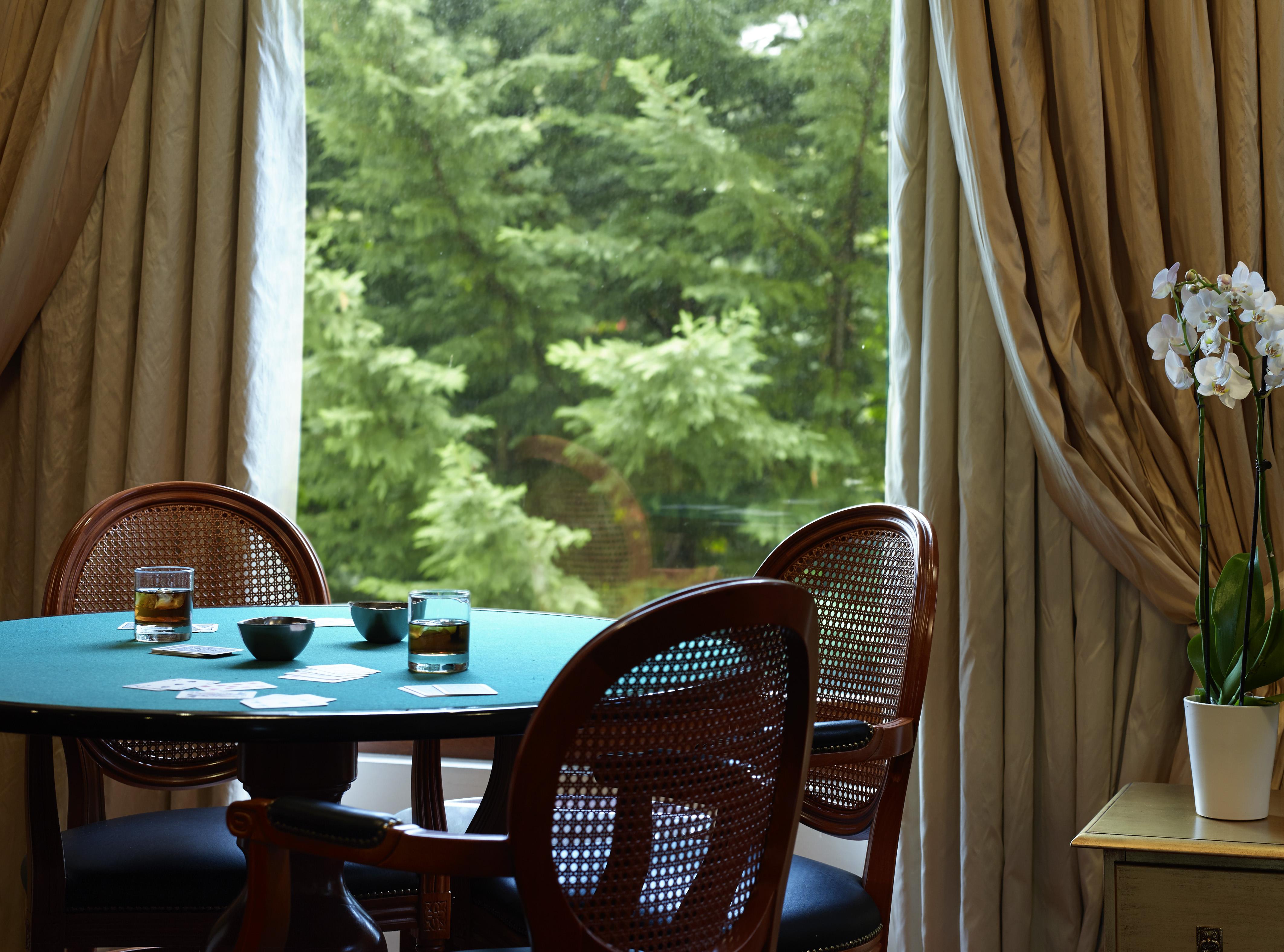 그랜드 세라이 콩그레스 앤 스파 호텔 이오아니아 외부 사진 A view of the garden from the hotel
